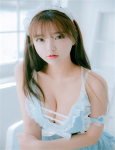 《漂亮的保姆中文版的高清视频-美女gif趴跪式动态图》