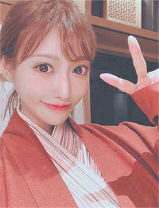 《奇怪的美妆沙龙-十八岁少女破处全过程》