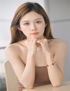 《美丽姑娘免费观看在线观看中文版-女版奥特曼》